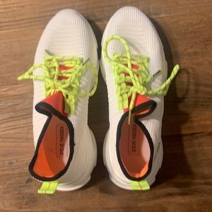 Steve Madden White sneakers